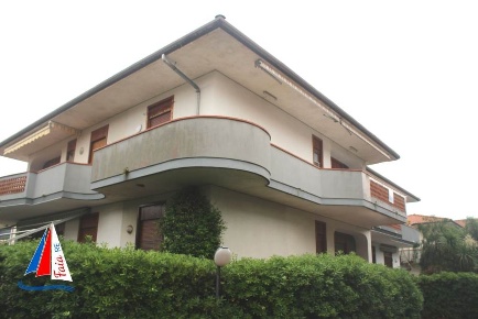 Foto Appartamento a Riposto Centro di 57 m² con 3 locali in vendita