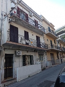 Foto Appartamento a Messina Gazzi di 72 m² con 3 locali in vendita