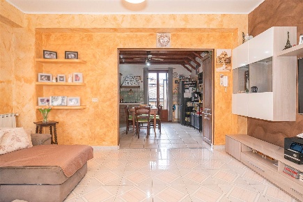 Foto Appartamento in Via Eugenio Montale 7, Pedara Centro di 97 m²