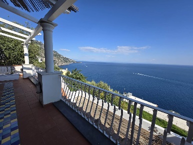 Foto Villa unifamiliare a Praiano di 350 m² con 4 locali in affitto