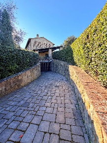 Foto Villa unifamiliare a Gambassi Terme di 165 m² con 6 locali in vendita