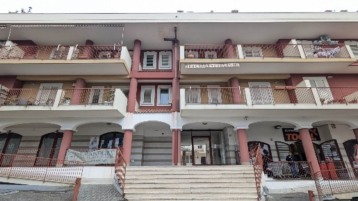 Foto Locale commerciale in VIA IV NOVEMBRE, Aci Catena Centro di 55 m²