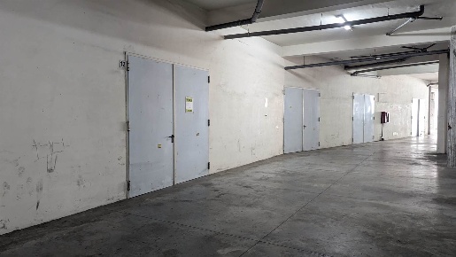 Foto Garage in VIA IV NOVEMBRE, Aci Catena Centro di 55 m² con 1 locali