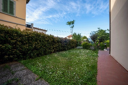 Foto Appartamento in Via Carpi, Prato Paperino di 50 m² con 2 locali