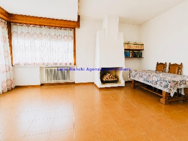 Foto Villa bifamiliare in VIA TOMBESI, Pesaro Pantano di 280 m² in vendita