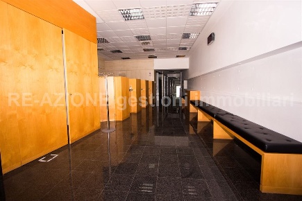 Foto Negozio in Corso Garibaldi, Thiene Centro di 180 m² in affitto