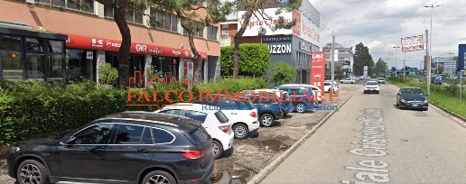 Foto Magazzino in Viale Cristoforo Colombo, Trezzano sul Naviglio di 340 m²