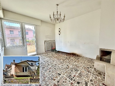 Foto Casa indipendente in via 25 aprile, Alfonsine Centro di 233 m²