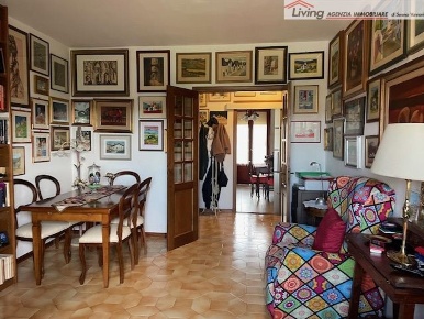 Foto Appartamento a Sovicille di 100 m² con 5 locali in vendita