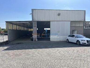 Foto Capannone industriale in Via Provinciale Avenza-Massa 194, Carrara