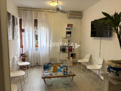Foto Appartamento a Carrara Marina di Carrara di 105 m² con 4 locali