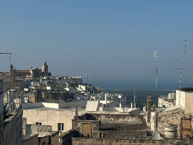 Foto Casa indipendente in Via Michele Amari, Ostuni di 175 m² con 7 locali