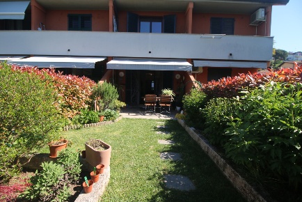 Foto Villa a schiera in Via Somaini 3, San Fermo della Battaglia Centro