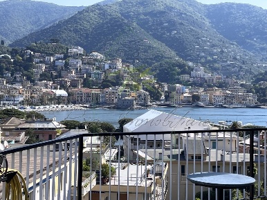 Foto Appartamento in Via Amerigo Vespucci, Rapallo Porto di 136 m²