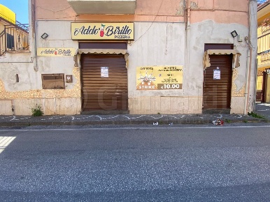 Foto Locale commerciale a Giugliano in Campania Monaci di 65 m² in affitto