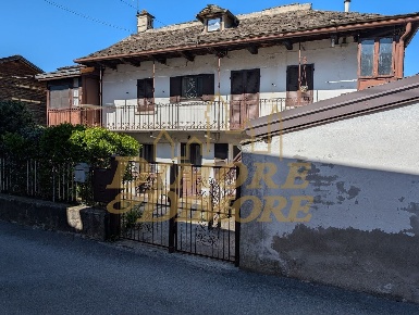 Foto Villa singola a Beura-Cardezza Cuzzego di 150 m² con 7 locali