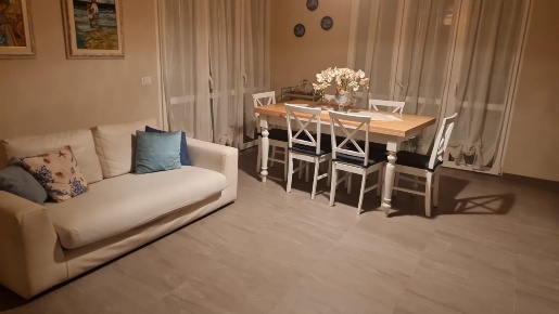 Foto Appartamento a Camaiore Lido di Camaiore di 110 m² con 7 locali