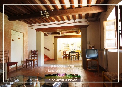 Foto Casale a Vinci Centro di 90 m² con 5 locali in vendita