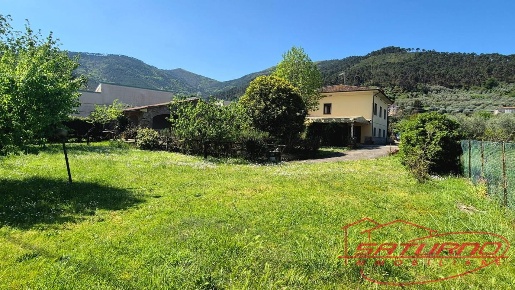 Foto Villa unifamiliare a Capannori di 250 m² con 5 locali in vendita