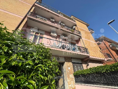 Foto Appartamento in Via Enrico de Nicola 11, Marino Cava dei Selci