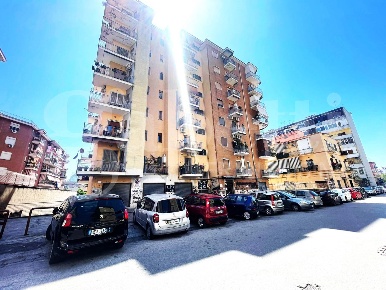 Foto Ufficio in Aquileia, Napoli Centro Direzionale di 964 m² in vendita