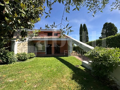 Foto Villa bifamiliare in Via Casalaccio 26, Civita Castellana Centro