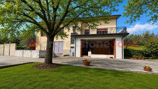 Foto Villa singola in Strada Regionale 155 37, Alatri Tecchiena di 280 m²