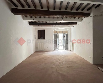 Foto Negozio in Via dei Redi 19, Arezzo Porta Crucifera di 74 m² in vendita