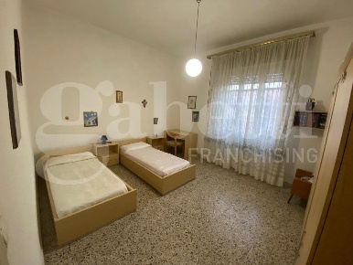 Foto Appartamento in Via LAZIO 16, Oristano Centro di 98 m² con 3 locali