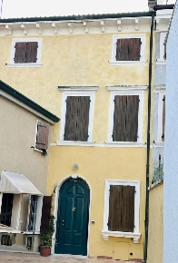 Foto Appartamento in Via Magenta 27, Valeggio sul Mincio Centro di 160 m²