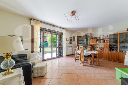 Foto Appartamento in Largo Luigi Eriano 16, Rozzano Centro di 101 m²
