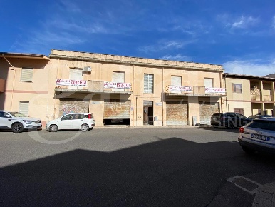 Foto Magazzino in Via LAZIO 14, Oristano Centro di 57 m² in vendita