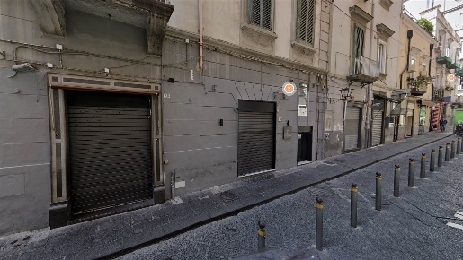 Foto Negozio in VIA BISIGNANO 60, Napoli Chiaia di 27 m² con 1 locali