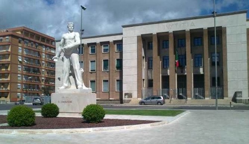 Foto Appartamento a Latina Centro di 154 m² con 5 locali in affitto