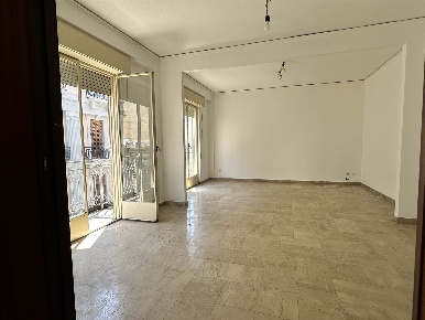 Foto Appartamento in Via Vincenzo Riolo  16, Palermo Roma - Cavour