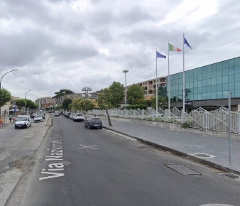 Foto Attività commerciale in VIA NAZIONALE DELLE PUGLIE, Casoria di 1000 m²