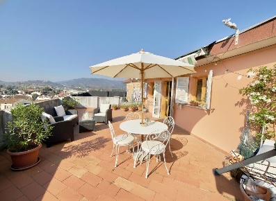 Foto Attico a Pistoia Pistoia Ovest di 135 m² con 5 locali in vendita