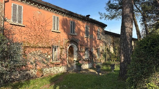Foto Rustico a Fusignano di 458 m² con 9 locali in vendita
