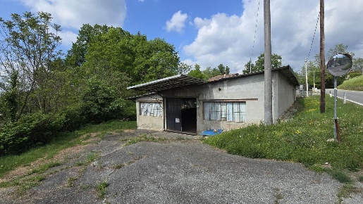 Foto Magazzino in Frazione Bertina  1, Valle San Nicolao di 265 m²