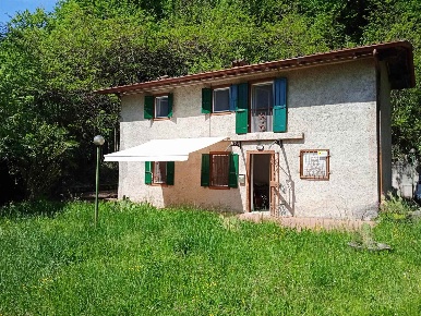 Foto Appartamento a Gardone Riviera di 100 m² con 3 locali in affitto