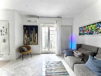 Foto Appartamento a Trani di 106 m² con 3 locali in vendita