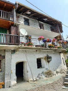 Foto Appartamento in Frazione Chataignére 22, Challand-Saint-Victor