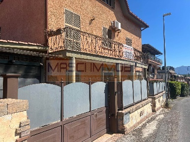 Foto Appartamento in Via Castelchiodato 27, Monterotondo di 92 m²