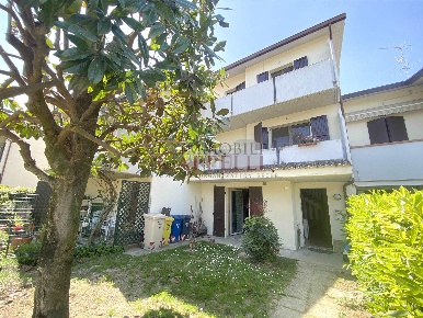 Foto Villa a schiera in Via del Bosco 10/C, Forlì Carpinello di 160 m²