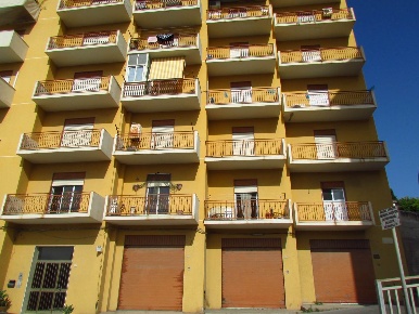 Foto Appartamento in Via Amendola 95, Sciacca Centro di 150 m² con 7 locali