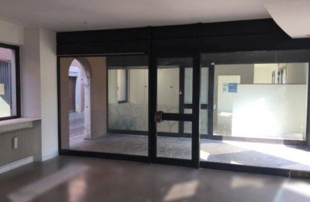 Foto Negozio a Tricesimo Centro di 253 m² con 3 locali in affitto