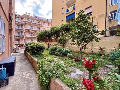 Foto Appartamento in Viale Devoto 95, Chiavari Stadio di 96 m² con 4 locali