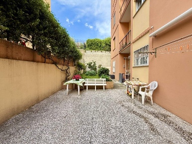 Foto Appartamento in Viale Devoto 95, Chiavari Stadio di 96 m² con 4 locali