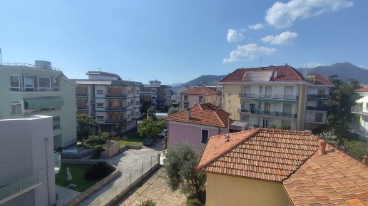 Foto Appartamento a Loano Centro di 100 m² con 4 locali in vendita