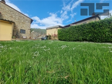 Foto Rustico in VIA DI GRIGNANO, Pontassieve di 320 m² con 7 locali